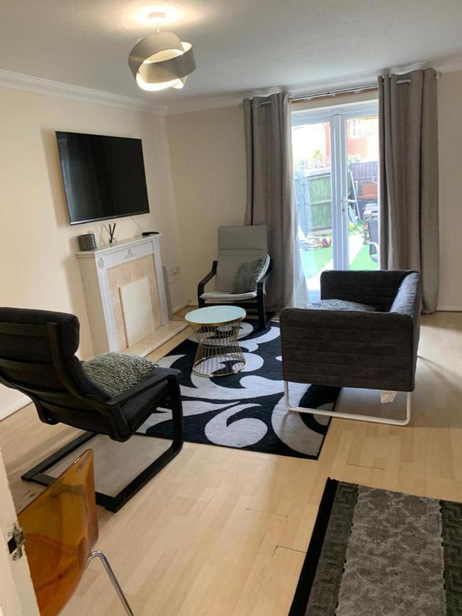 Charming 2-Bed House In London Βίλα Εξωτερικό φωτογραφία