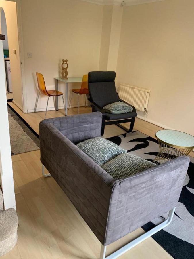 Charming 2-Bed House In London Βίλα Εξωτερικό φωτογραφία